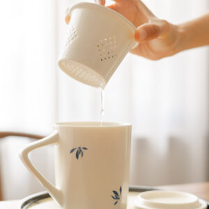 Blue Orchid Ceramic Tea Infuser Mug with Lid - Chinese Aesthetic Teaware - Image 4
