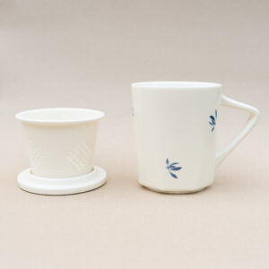 Blue Orchid Ceramic Tea Infuser Mug with Lid inteaviva